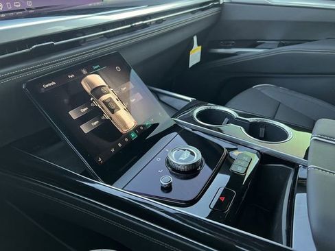 Certified 2026 Cadillac Escalade Sport w/ LPO, ONYX Package image 19