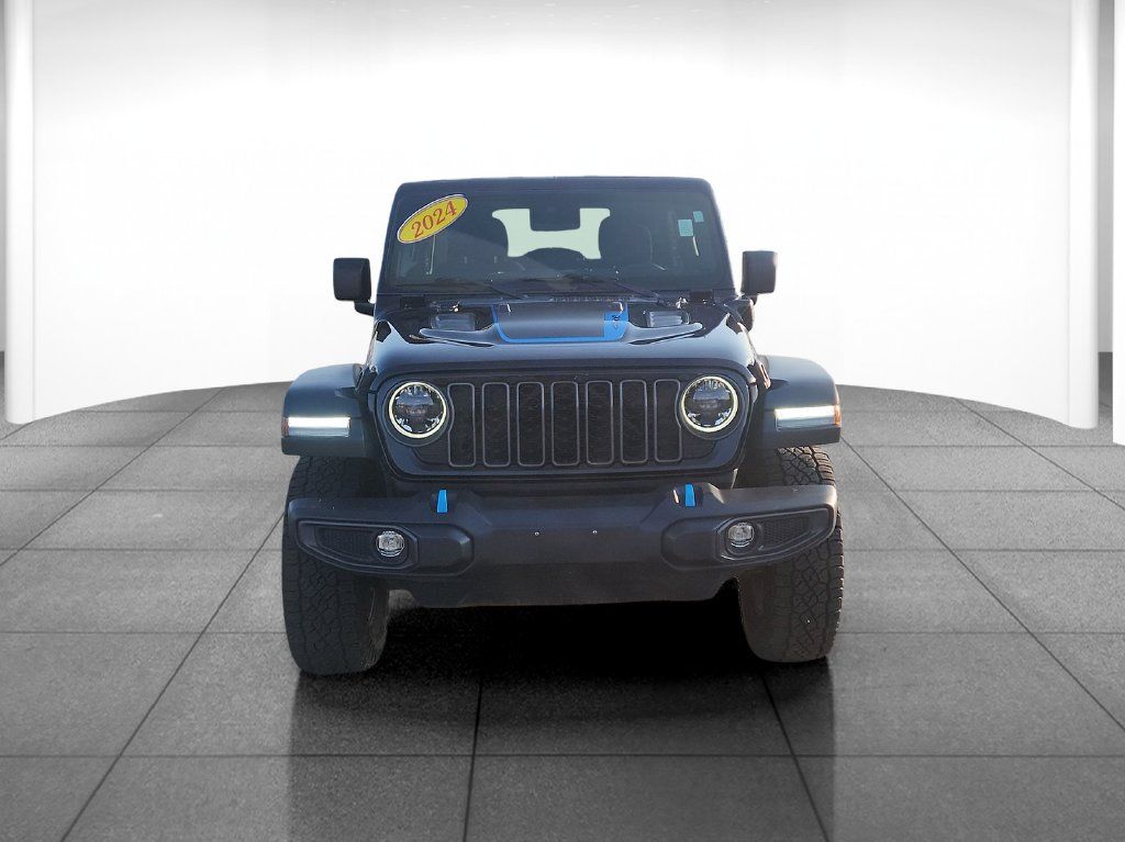 Used 2024 Jeep Wrangler Unlimited Rubicon 4xe AWD/4WD image 2