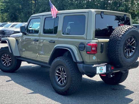 Certified 2025 Jeep Wrangler Unlimited Rubicon AWD/4WD image 11