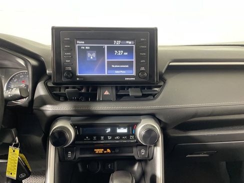 Used 2022 Toyota RAV4 LE AWD/4WD image 15