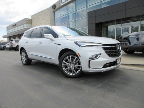 Used 2023 Buick Enclave Premium w/ Experience Buick Package AWD/4WD image 13