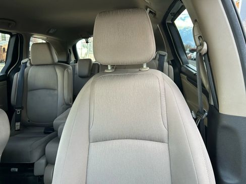 Used 2019 Honda Odyssey EX image 21