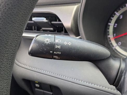 Used 2022 Toyota Highlander L image 12