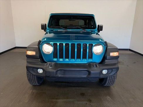 Used 2019 Jeep Wrangler Sport image 2