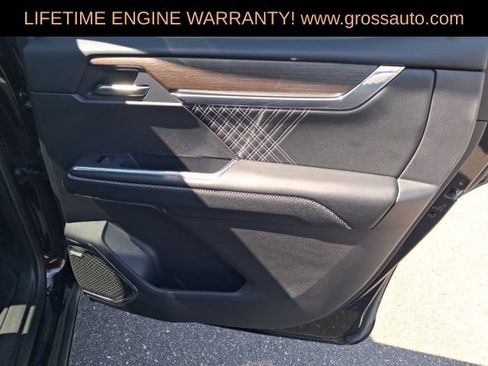 Used 2025 GMC Acadia Denali w/ LPO, Floor Liner Package AWD/4WD image 33