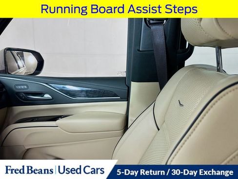 Used 2023 Cadillac Escalade Premium Luxury image 30