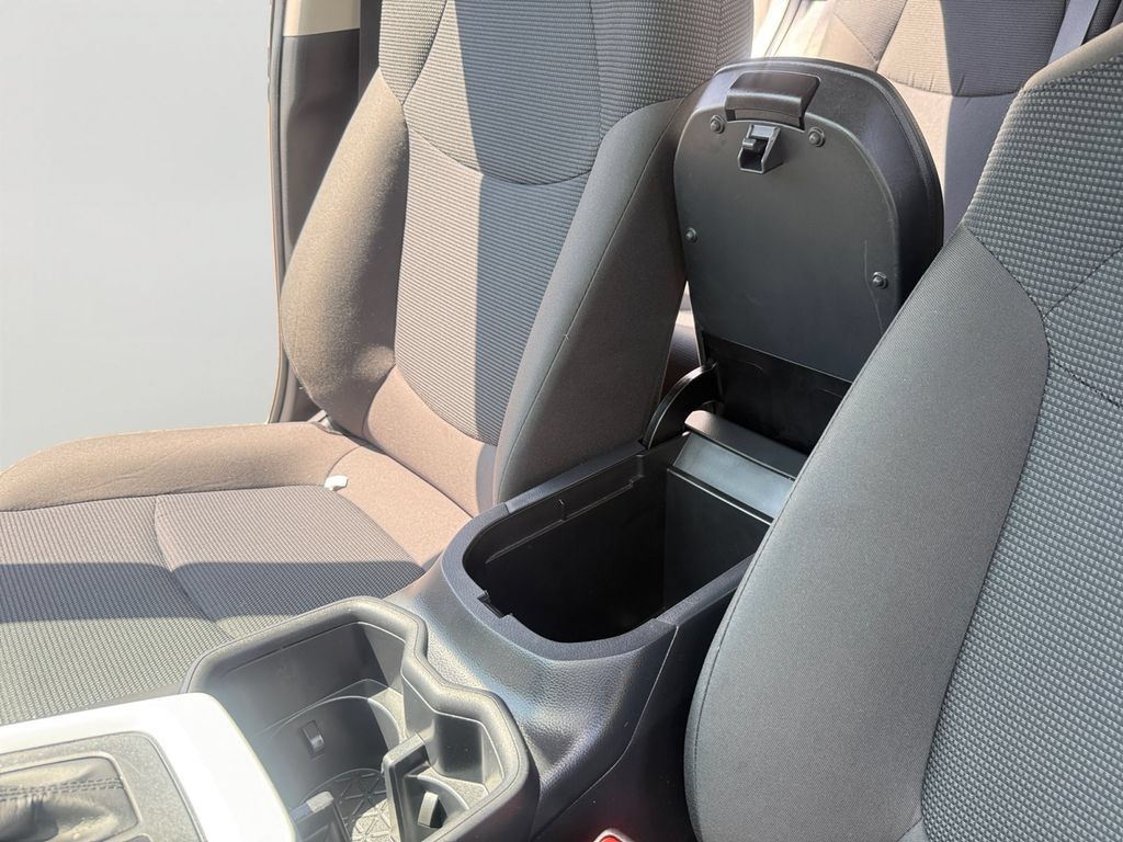 Used 2025 Toyota RAV4 LE AWD/4WD image 20