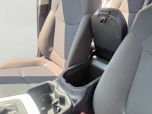 Used 2025 Toyota RAV4 LE AWD/4WD image 20