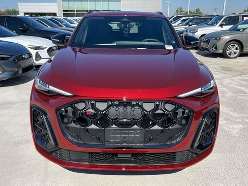 New 2025 Audi SQ5 Prestige image 2