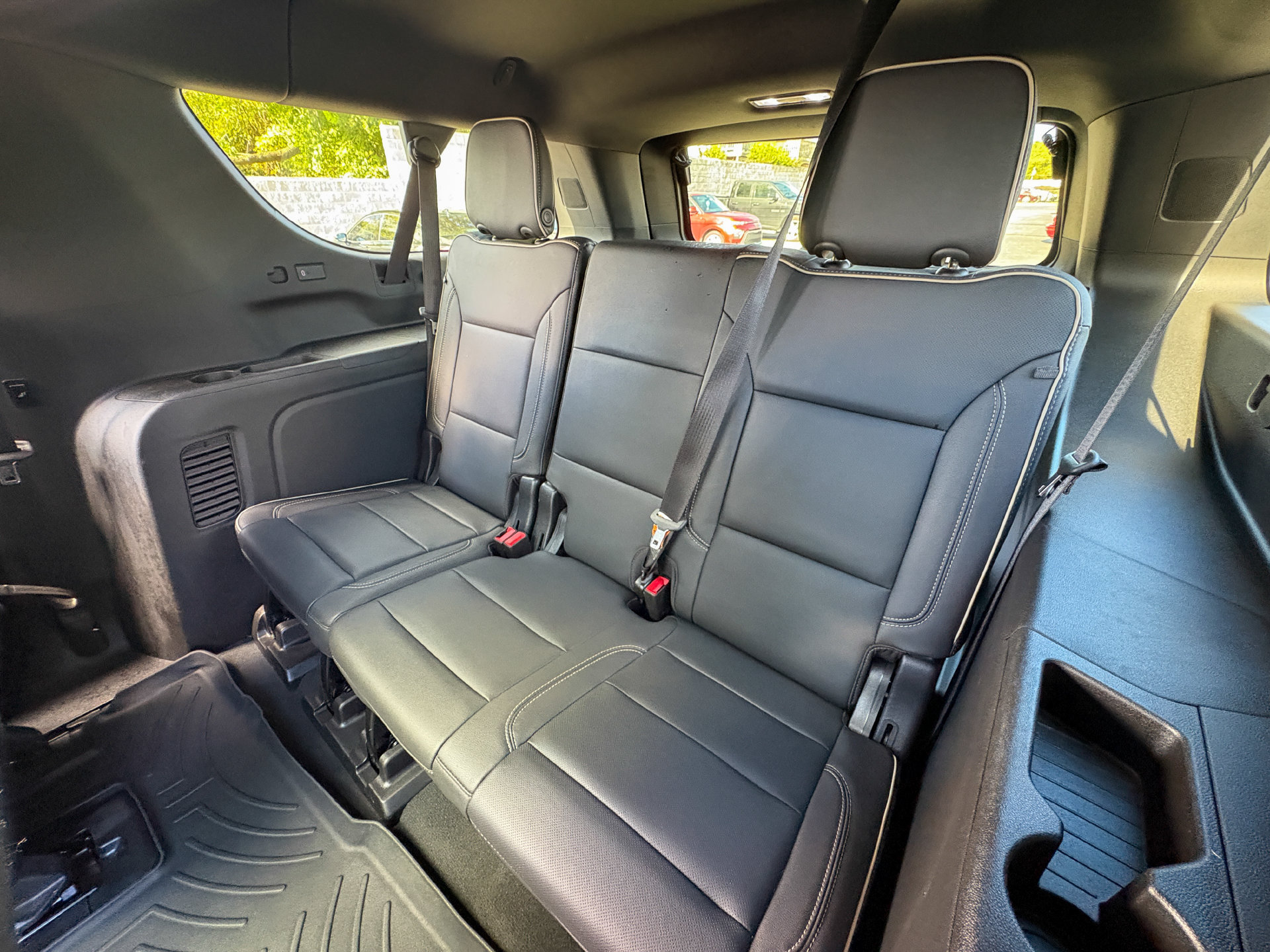 Used 2022 GMC Yukon XL SLT w/ SLT Luxury Package AWD/4WD image 23