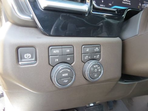 Certified 2026 Chevrolet Silverado 1500 LTZ w/ Z71 Off-Road Package AWD/4WD image 24