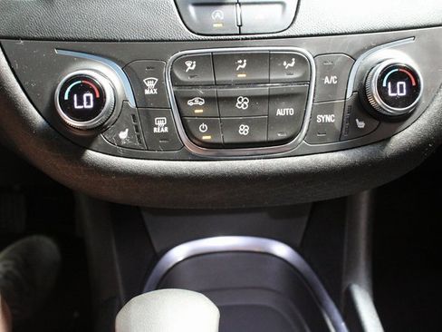 Used 2022 Chevrolet Malibu LT image 14