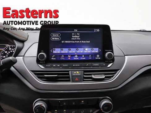 Used 2024 Nissan Altima 2.5 SR FWD image 12