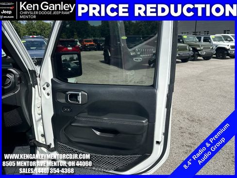 Used 2019 Jeep Wrangler Unlimited Sahara AWD/4WD image 24