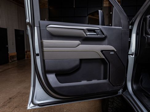 Used 2026 Chevrolet Silverado 2500 ZR2 w/ LPO, Dark Essentials Package image 36