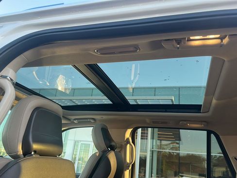 Used 2024 Lincoln Navigator Premiere AWD/4WD image 19