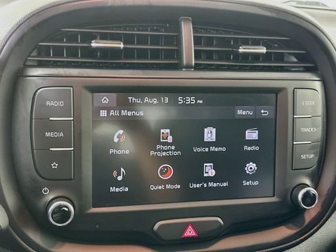 Used 2025 Kia Soul LX w/ LX Technology Package FWD image 21