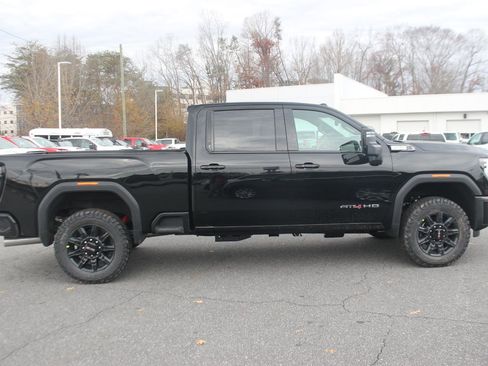 New 2026 GMC Sierra 2500 AT4 w/ AT4 Premium Plus Package image 8