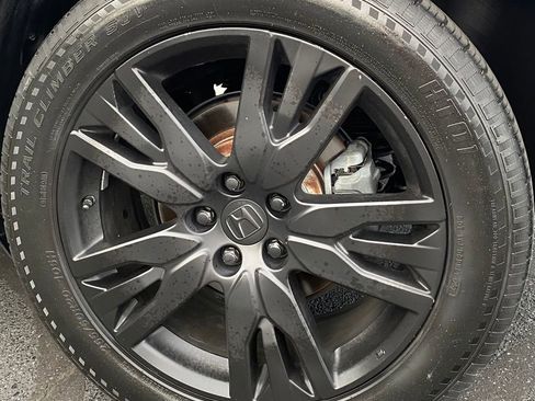 Used 2021 Honda Pilot Touring image 10