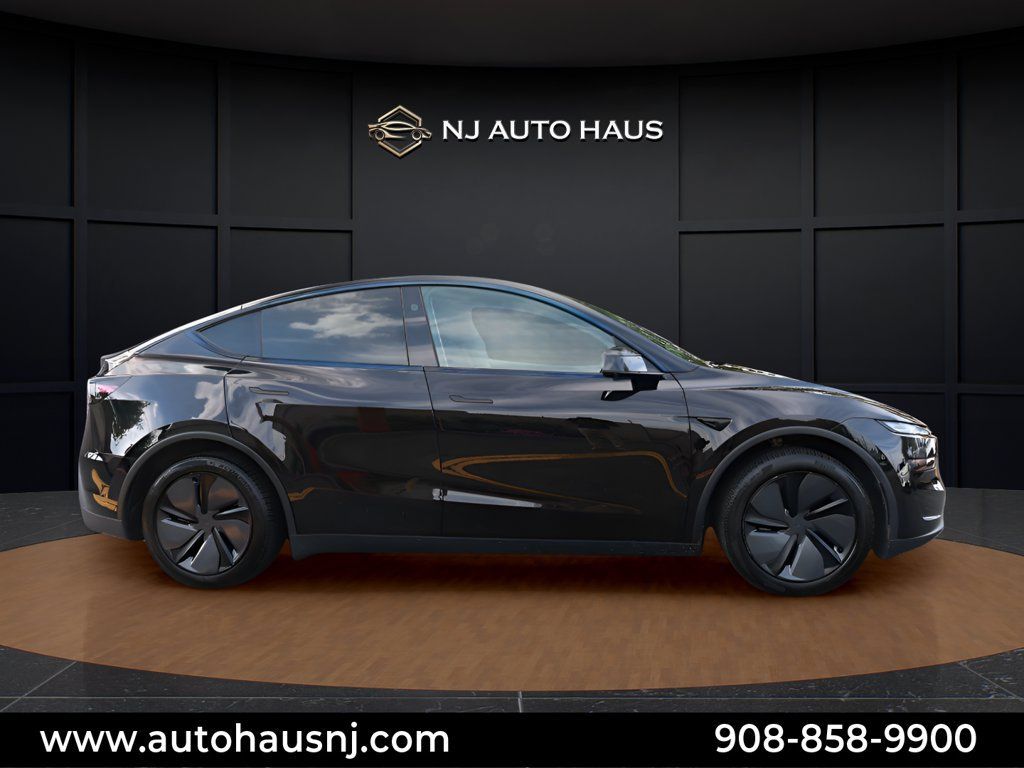 Used 2026 Tesla Model Y Long Range RWD image 17