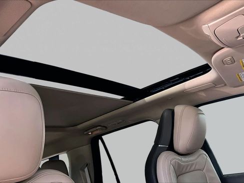 Used 2022 Lincoln Navigator L Reserve RWD image 14