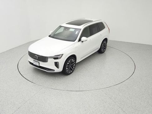 New 2025 Volvo XC90 T8 Plus w/ Protection Package Premier image 13