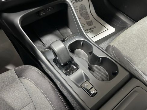 Certified 2025 Volvo XC40 B5 Core image 22