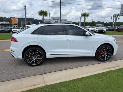 Used 2023 Audi Q8 Premium Plus AWD/4WD image 3