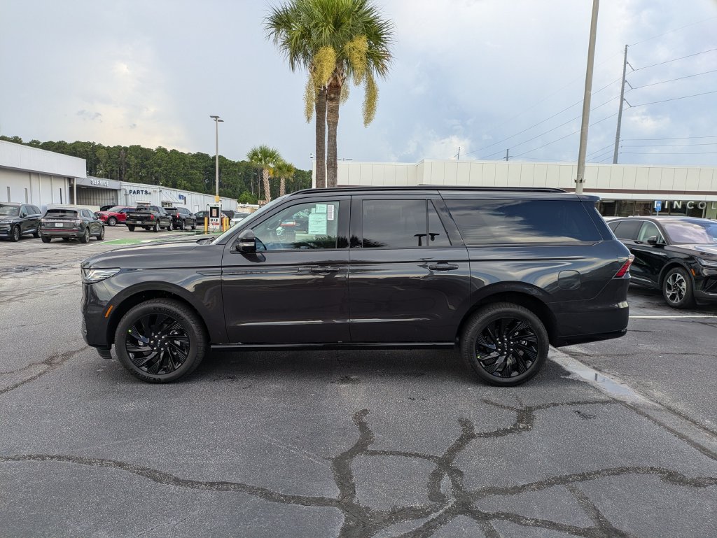 New 2027 Lincoln Navigator L Reserve w/ Jet Appearance Package AWD/4WD image 7