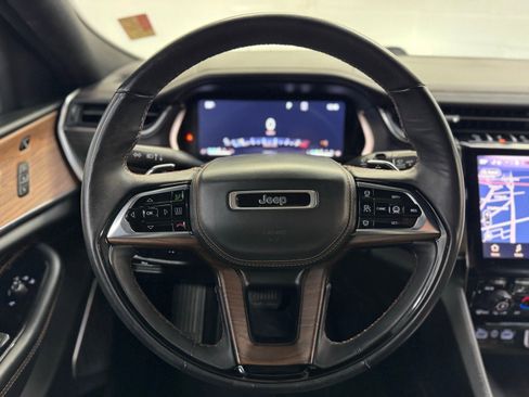 Used 2023 Jeep Grand Cherokee L Summit w/ Advanced Protech Group IV AWD/4WD image 23