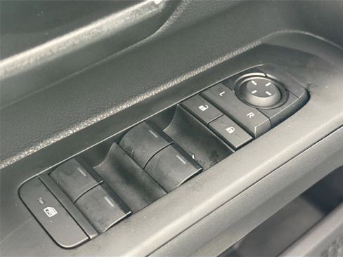 Certified 2025 Toyota Tacoma SR5 image 27