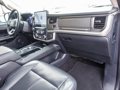Used 2022 Ford Expedition Max XLT image 15