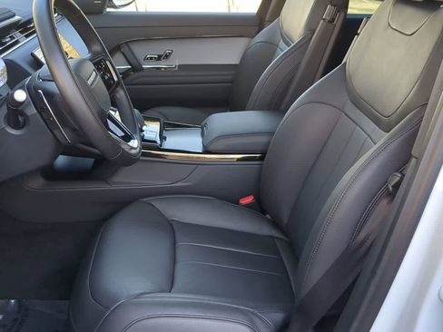 Used 2025 Land Rover Range Rover Sport image 17