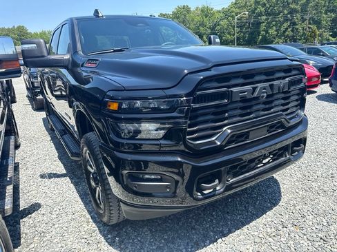 Used 2025 RAM 2500 Big Horn AWD/4WD image 2
