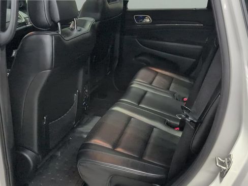 Used 2018 Jeep Grand Cherokee Overland AWD/4WD image 19