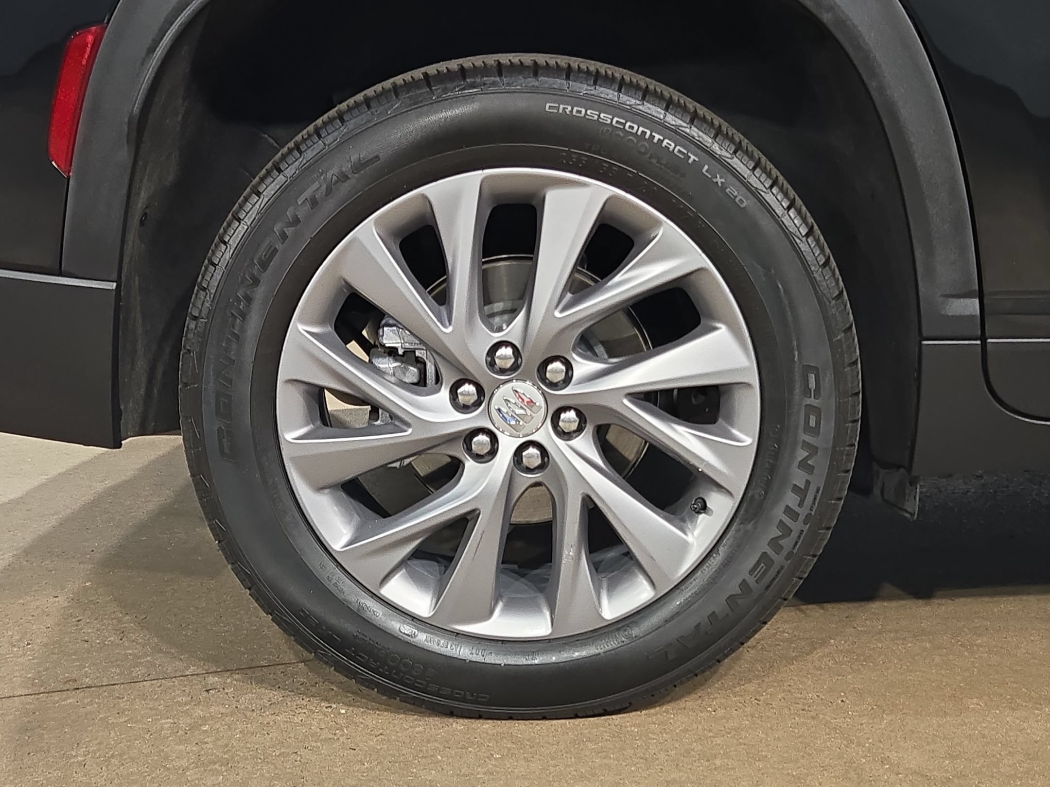 Used 2025 Buick Enclave Preferred FWD image 17