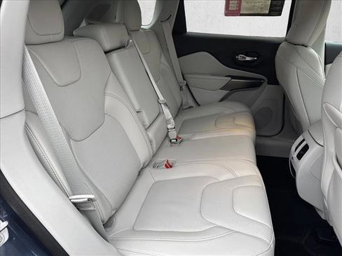 Used 2020 Jeep Cherokee Limited w/ Technology Group image 23