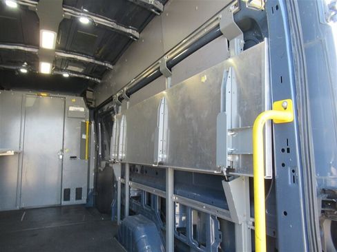 Used 2019 Ford Transit 250 148 High Roof Extended image 12