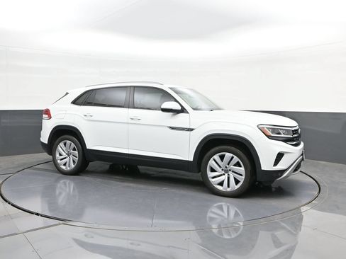 Used 2020 Volkswagen Atlas Cross Sport SE FWD image 17