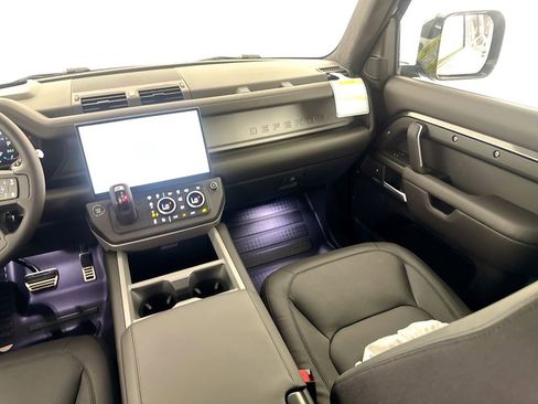 New 2026 Land Rover Defender 110 V8 AWD/4WD image 23