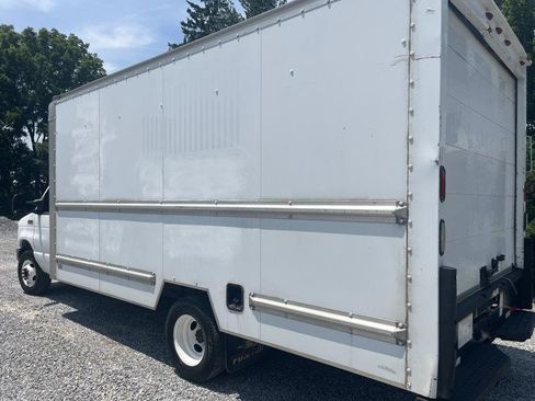 Used 2012 Ford E-350 and Econoline 350 Super Duty w/ Payload Pkg RWD image 3