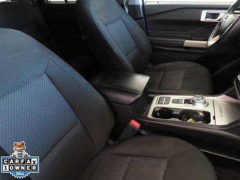 Used 2022 Ford Explorer XLT image 25