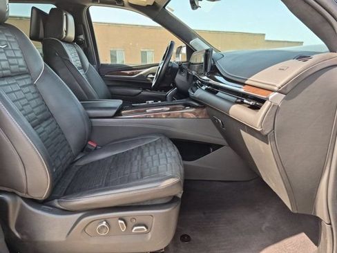 Used 2023 Cadillac Escalade ESV Premium Luxury Platinum w/ LPO, Radiant Package AWD/4WD image 21