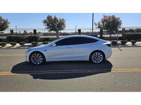 Used 2018 Tesla Model 3 Long Range image 4