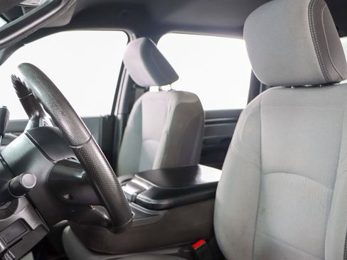 Used 2022 RAM 2500 Big Horn w/ Cold Weather Group image 25