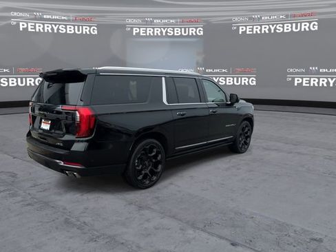 Certified 2025 GMC Yukon XL Denali Ultimate w/ LPO, Floor Liner Package AWD/4WD image 8