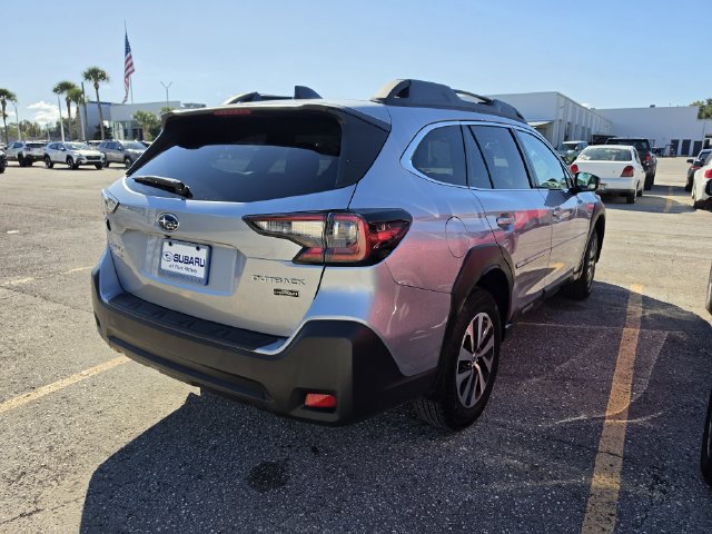 Certified 2023 Subaru Outback Premium AWD/4WD image 8