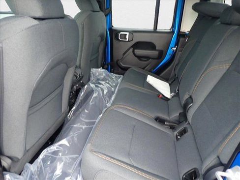 New 2025 Jeep Gladiator Willys image 9