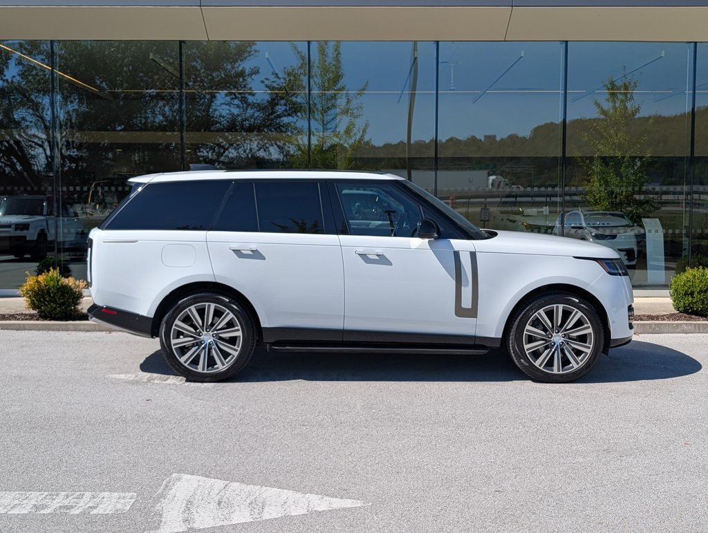 Used 2023 Land Rover Range Rover SE AWD/4WD image 8