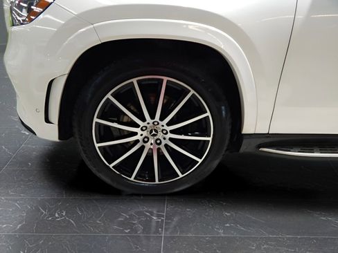 Used 2022 Mercedes-Benz GLS 450 4MATIC image 9